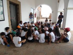 Escola Arco Iris - Tema Afro Caapoeira