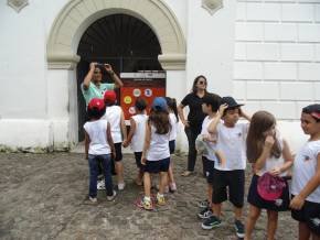 Escola Arco Iris - Tema Afro Caapoeira