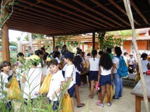 Escola Arco Iris Visita ao Horto Hidroponico  Camaçari-Ba