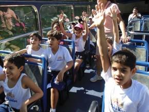 Escola Girassol - Passeio no Salvador Bus - 23/08